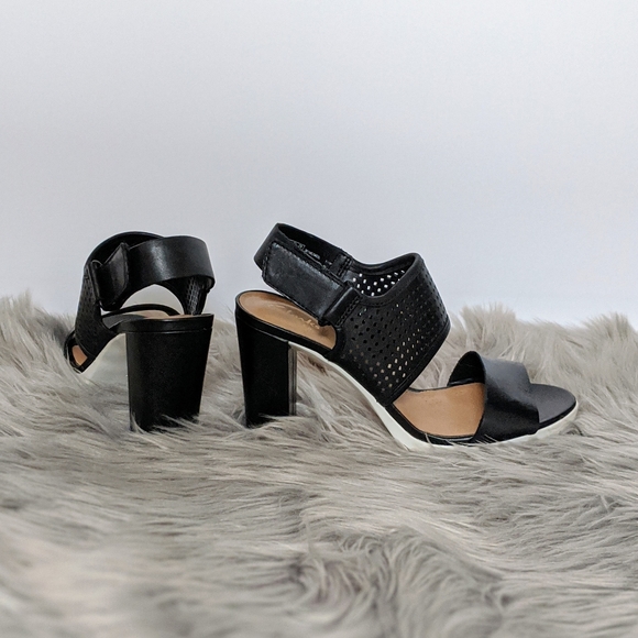 Clark's Black and White Heels - Picture 3 of 8